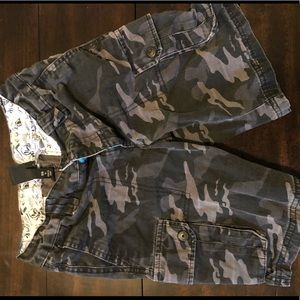 Shaun White Bundle, Cargo Shorts and top.